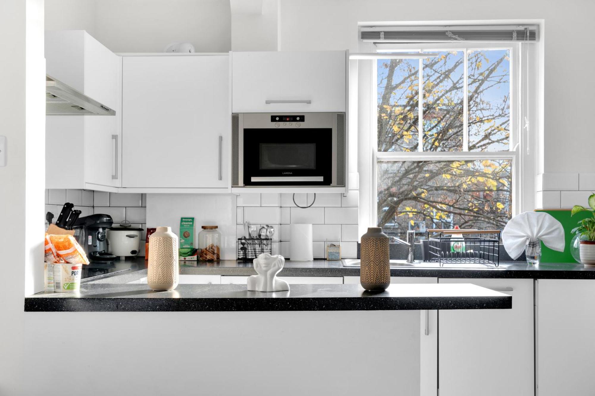 1Bed Flat, Sleeps 3 - 2Min Tube , 20Min Central London, 1Gb Fibre Wifi, Free Snacks & Toiletries, 2 New Smart Tvs & Sofabed Londra